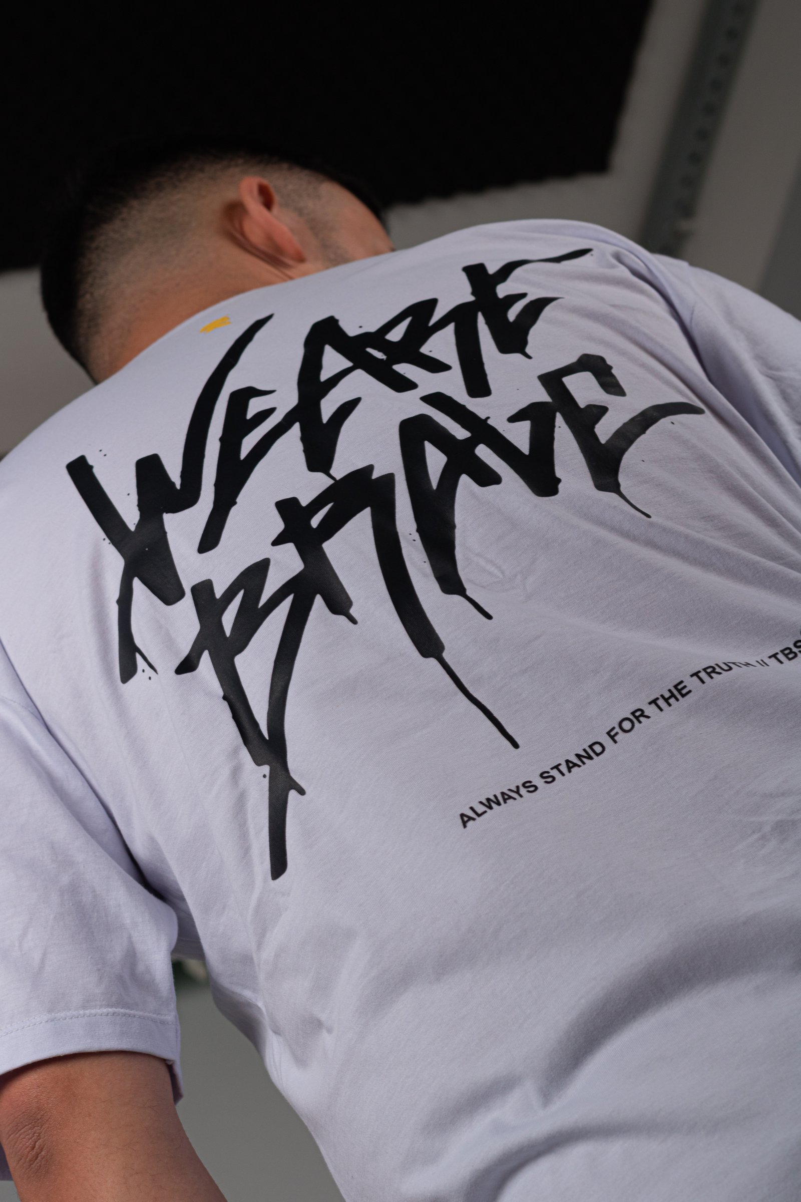 Camiseta Streetwear We Are Brave - Imagem 4